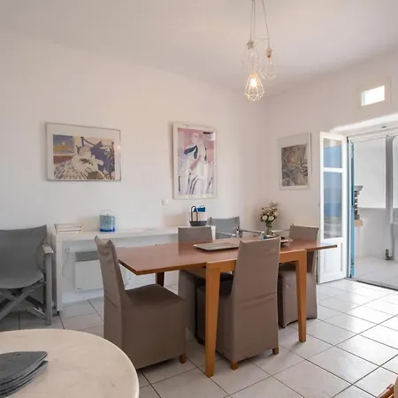 Apartment Overlooking Sea Maisonette With Bbq For 7 Ppl *